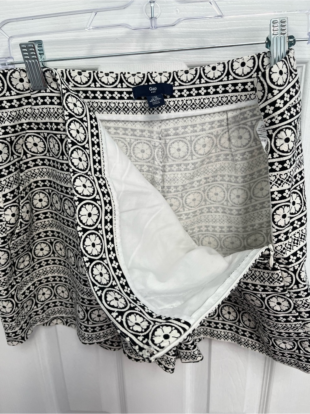 GAP Womens High Rise Black White Festival Shorts Floral Side Zip Cotton 10 - Picture 15 of 16